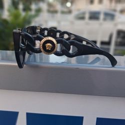 ​Title: Versace Medusa Biggie Sunglasses - Black/Gold (Authentic)