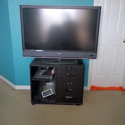 SONY 40" TV With stand, Remote