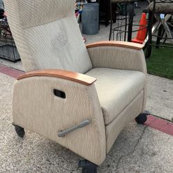 Sofá Recliner $50