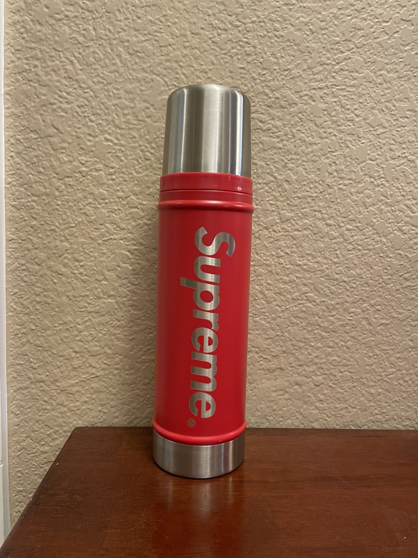 Supreme Stanley 20 oz. Vacuum Insulated Bottle Red Thermos FW19 BOGO Box  Logo DS