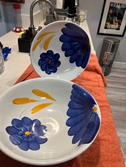 Vintage Italian Ceramic Serving Bowls / Dishes (Set of 2) + Display Stand