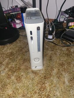 Xbox 360 3 Controllers And All Cables