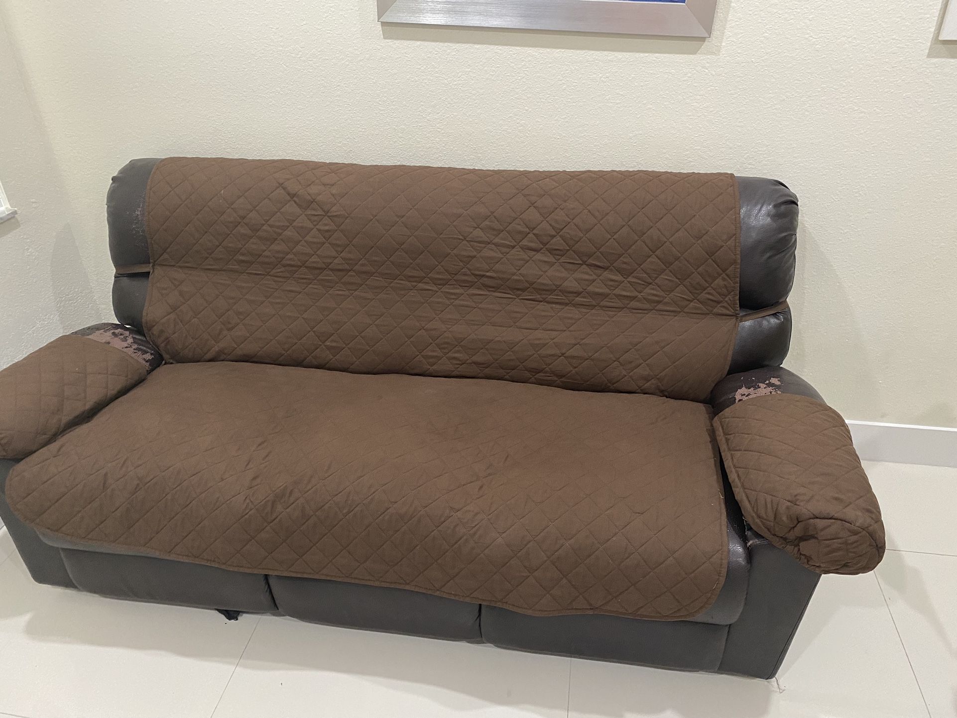 Free Use Sofa