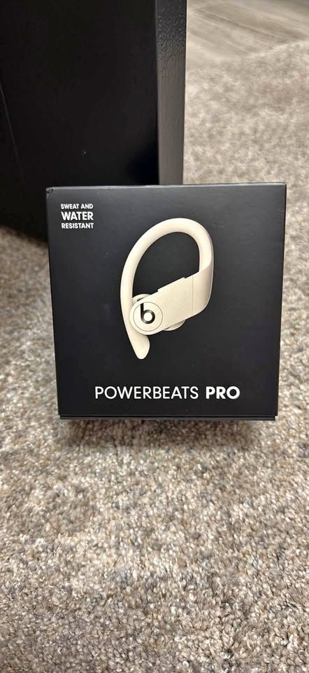 🎧 Powerbeats Pro – Brand New – FlexEmarket Flash Sale