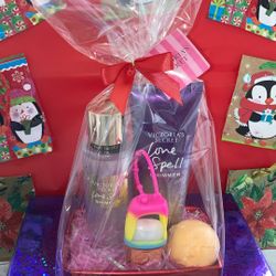 Merry Christmas Victoria Secret Love Spell Shimmer Gift Set 