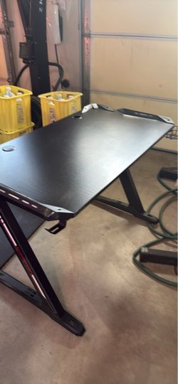 Gaming table