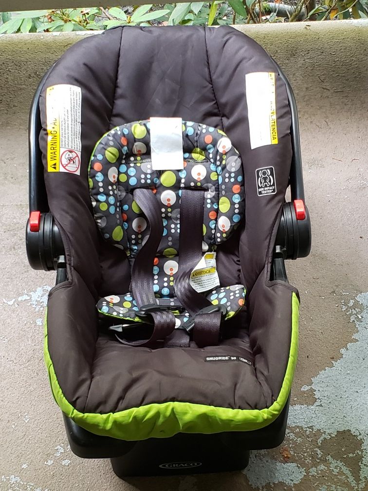 Graco car seat full set