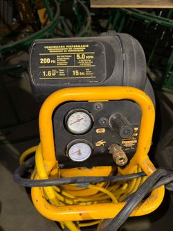 DeWALT  15-GaL Portable Electric Air Compressor (Model D55168)