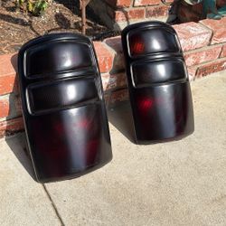 2000-2006 Tahoe Suburban Yukon Yukon Xl Tail Lights