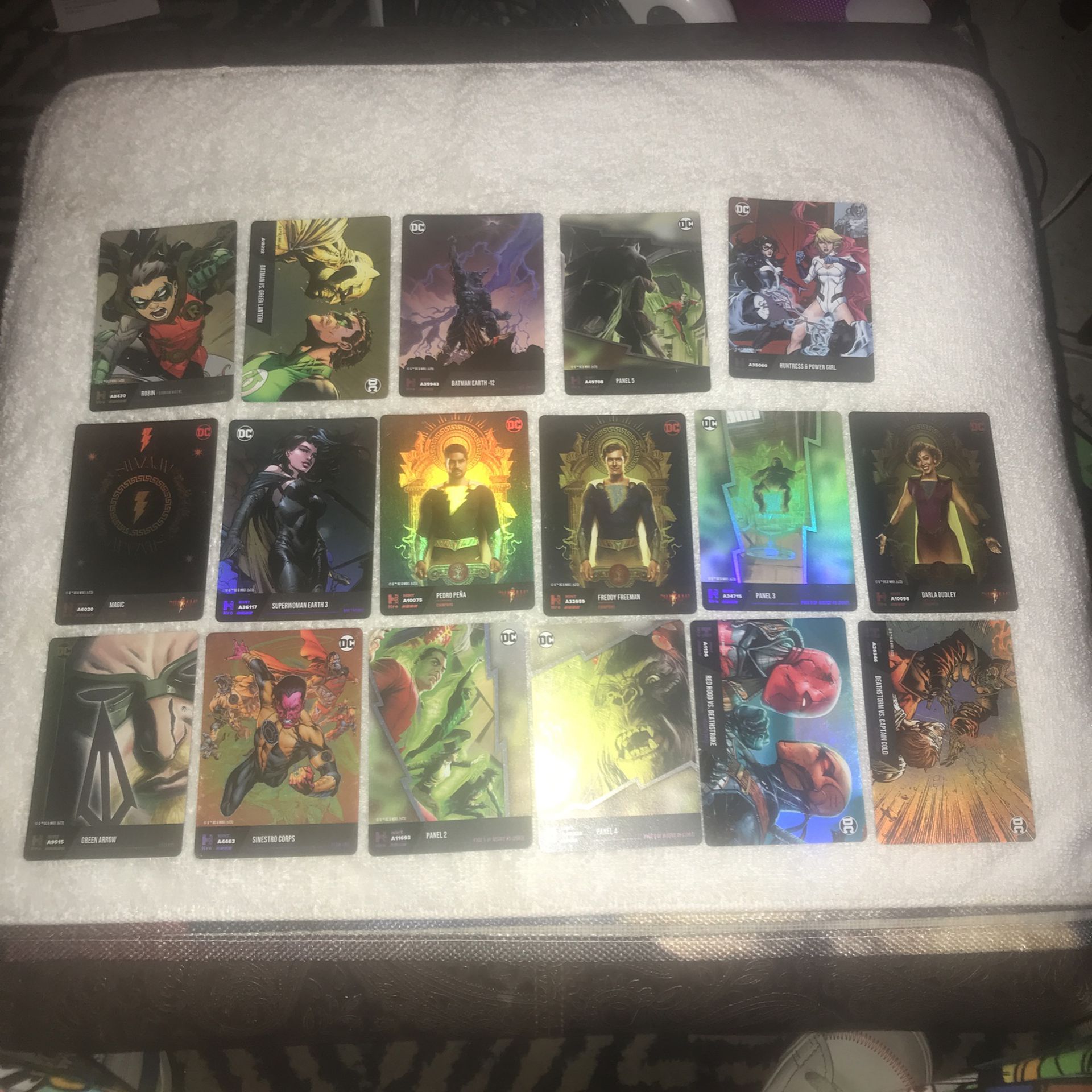 Marvel 1992+ And DC Hro Cards 33 Total 