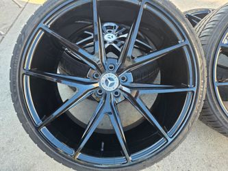 22" Staggerd verde wheels & tires f or Mercedes benz S550