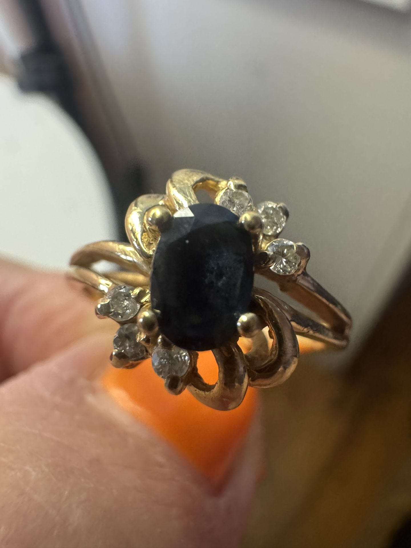 14k yellow gold Natural sapphire, diamonds ring , 3,6 grams , size 7!