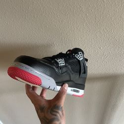 Retro Bred 4s Size 8.5 Deadstock