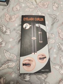 Eyelash curler