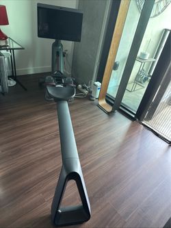 Peloton Row - Rowing Machine