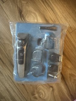 Philips Norelco multigroom Trimmer 