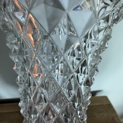 BRILLIANT PRINCESS HOUSE 24% LEAD CRYSTAL 8” CLEAR DIAMOND POINT FLOWER VASE