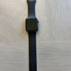 Apple Watch 4 - 44mm GPS Only