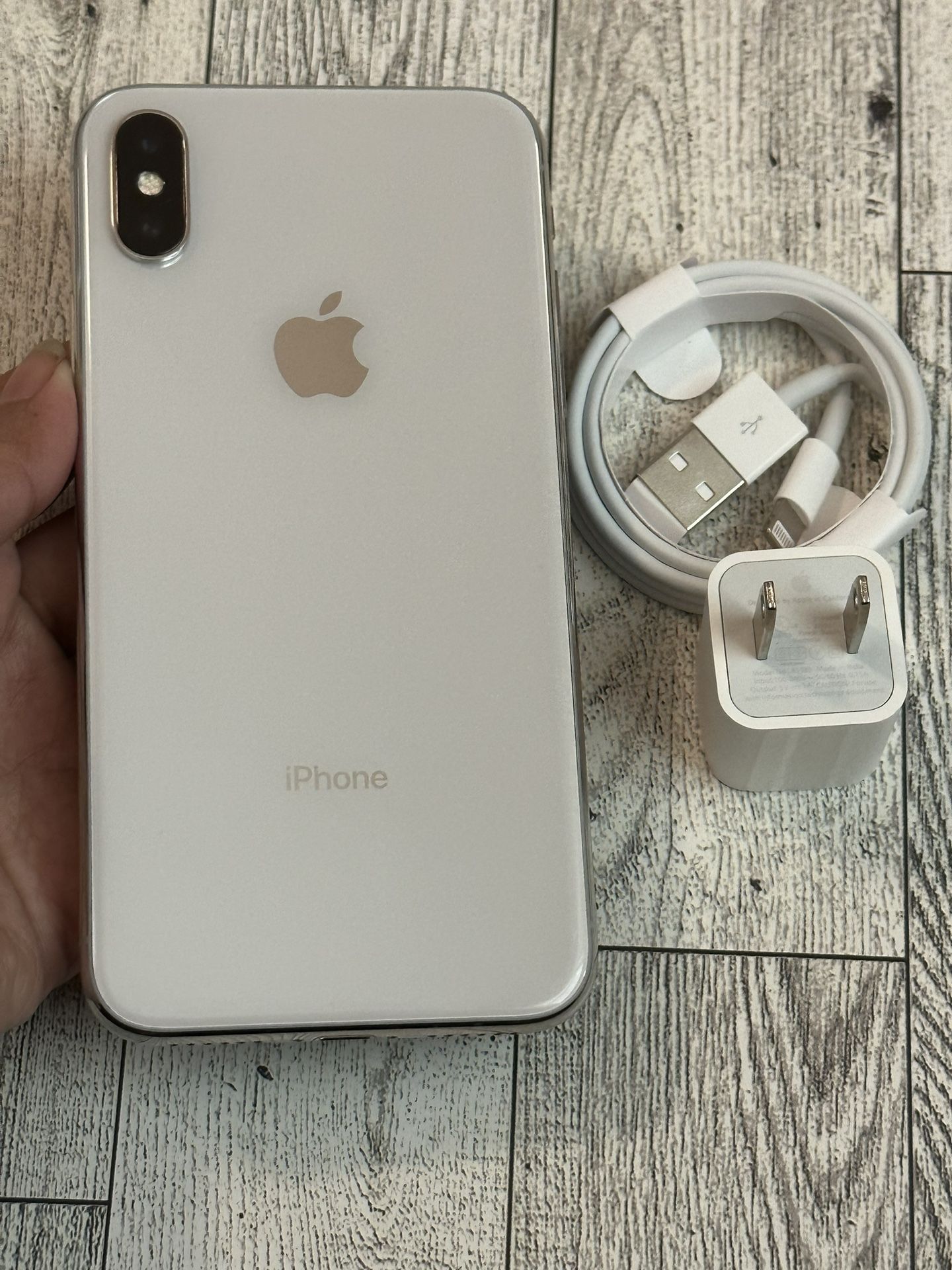 IPhone X (64gb) White UNLOCKED, Excellent Condition 