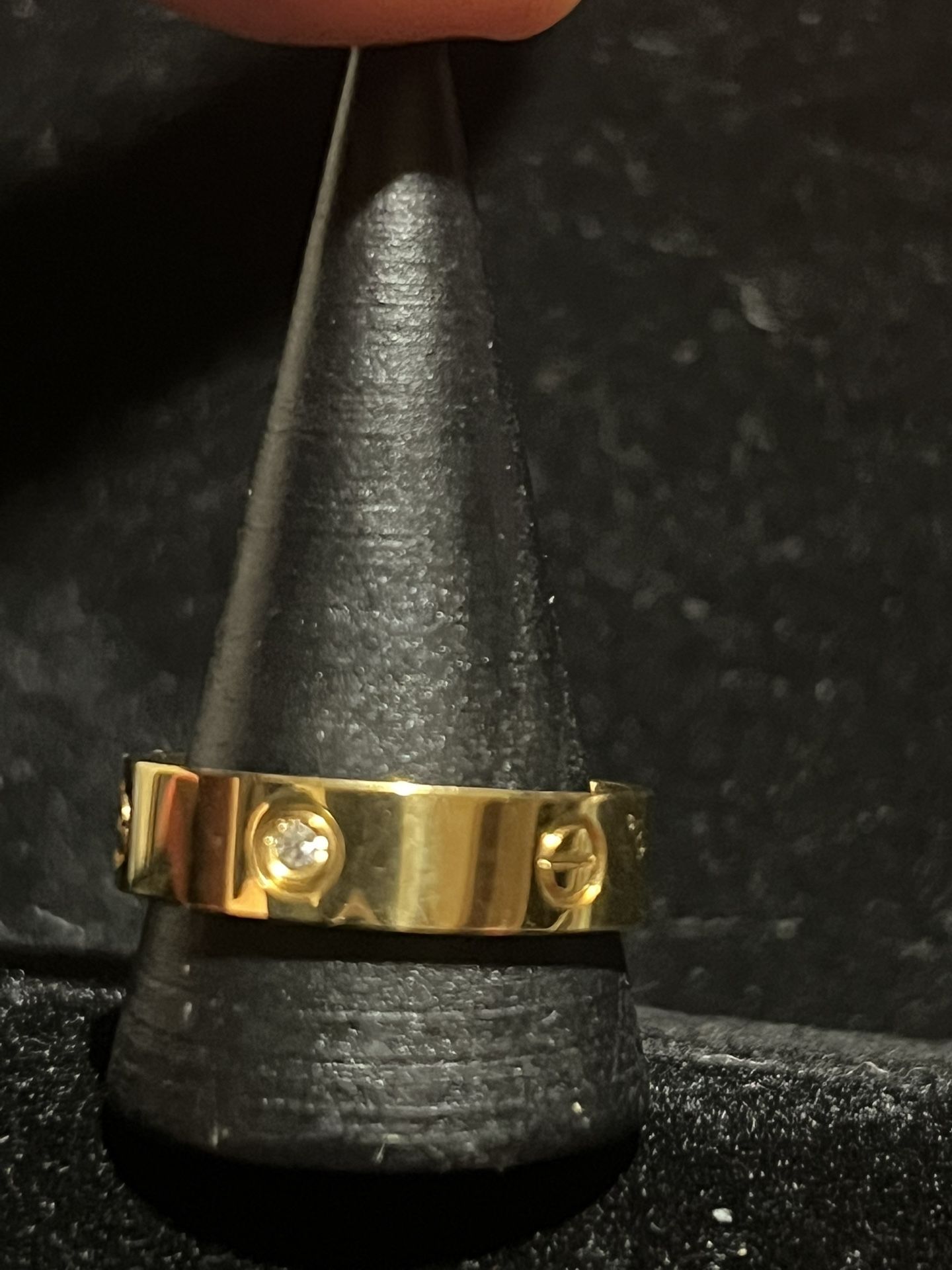 Ring π