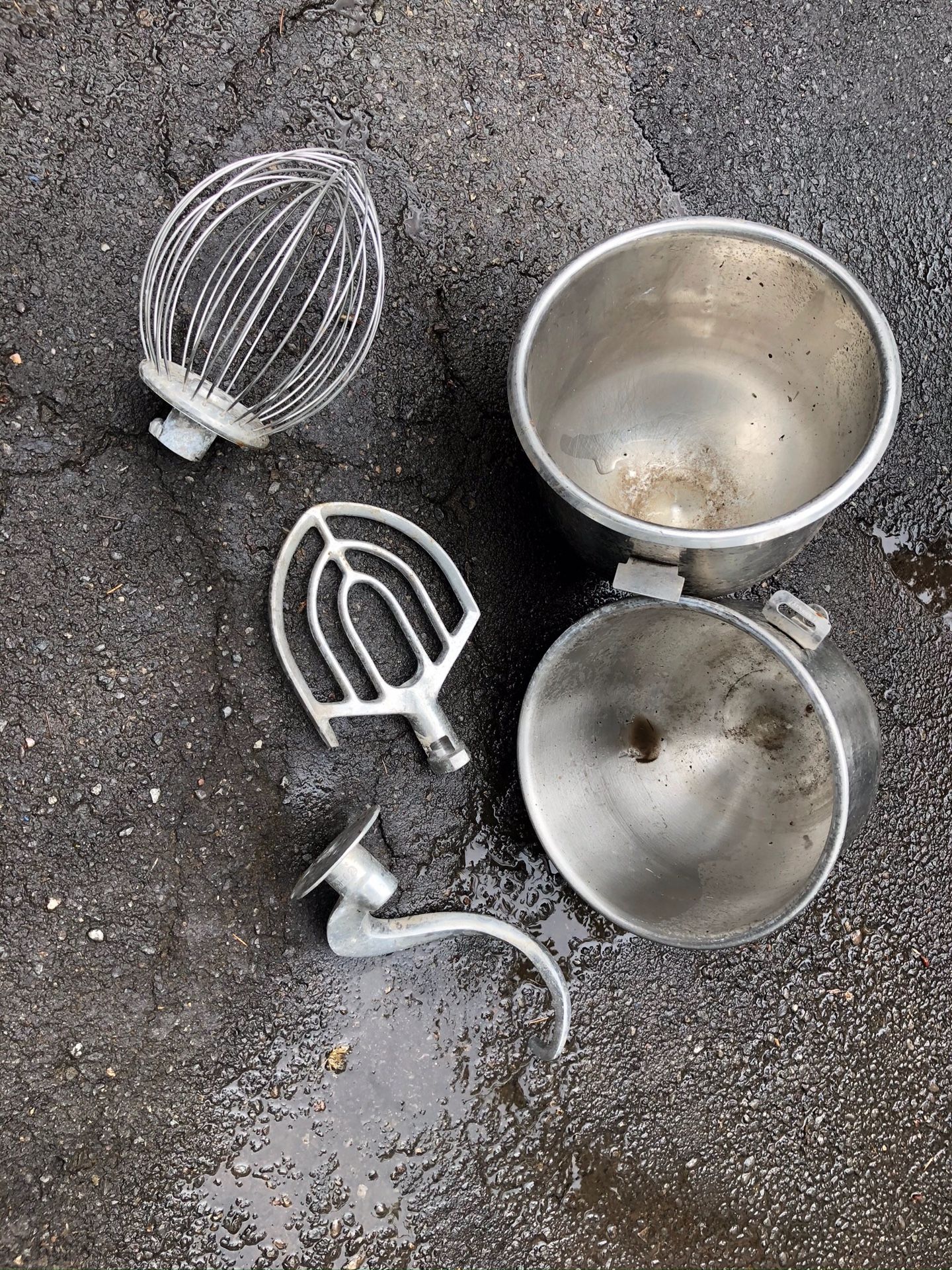 Bakery mixing bowls and paddles