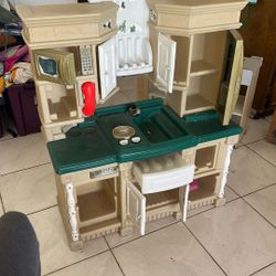 Play Kitchen 