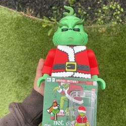 Custom Made Mega Grinch /Grinch Lego