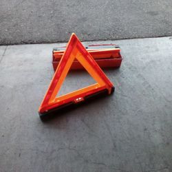 Triangle Flare Kit For Roadside Emergency 