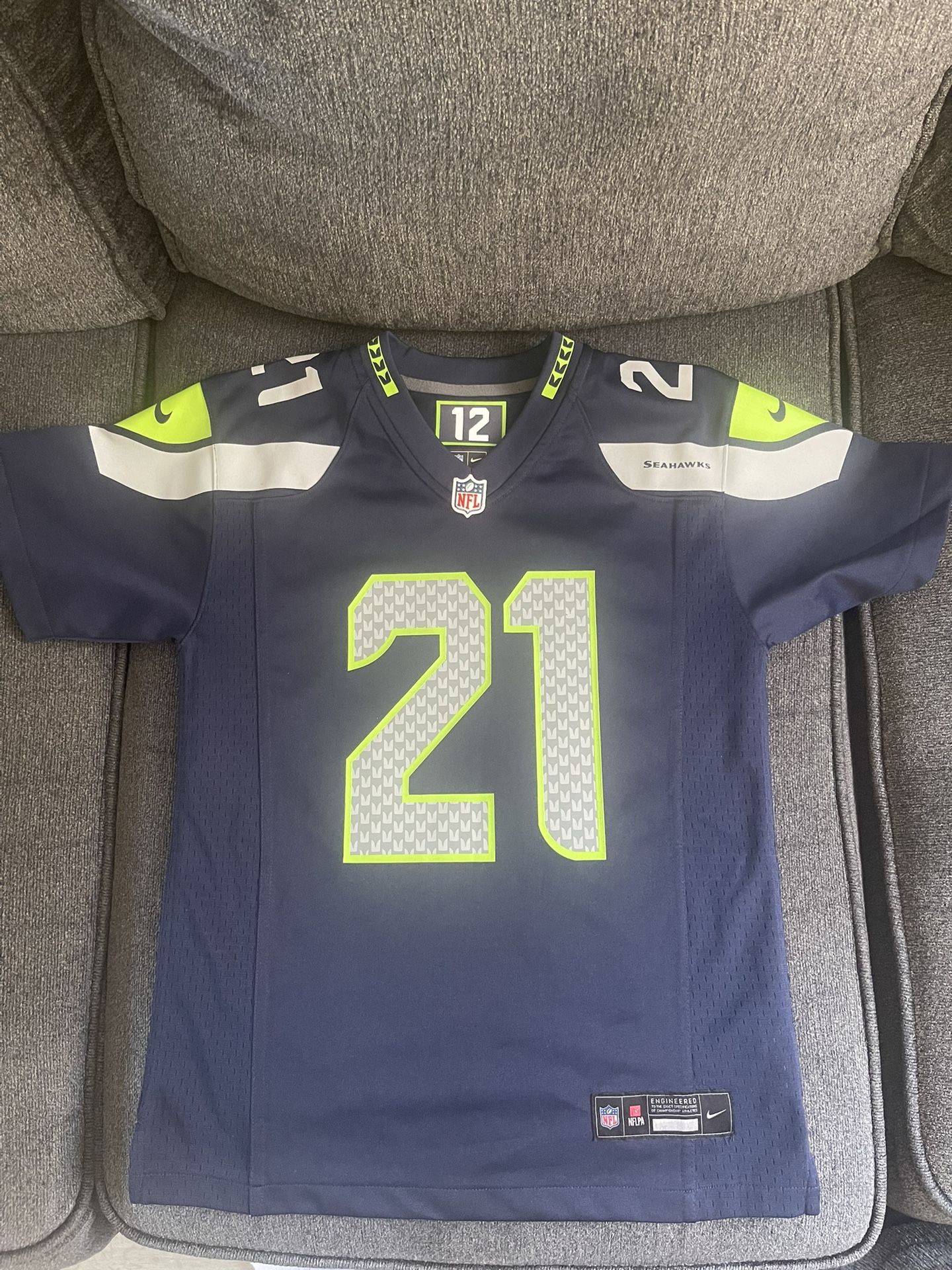 Youth Medium Seahawks Jersey