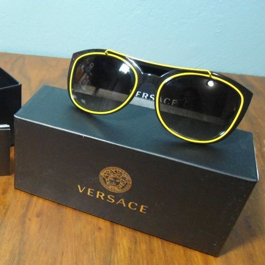Versace sunglasses Mod. 4336 with case Versace MOD. 4336 GB1/87 Black Plastic Frame Sunglasses  main image 3