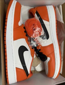 Size 11 - Jordan 1 Low OG Shattered Backboard Starfish CZ0790-801