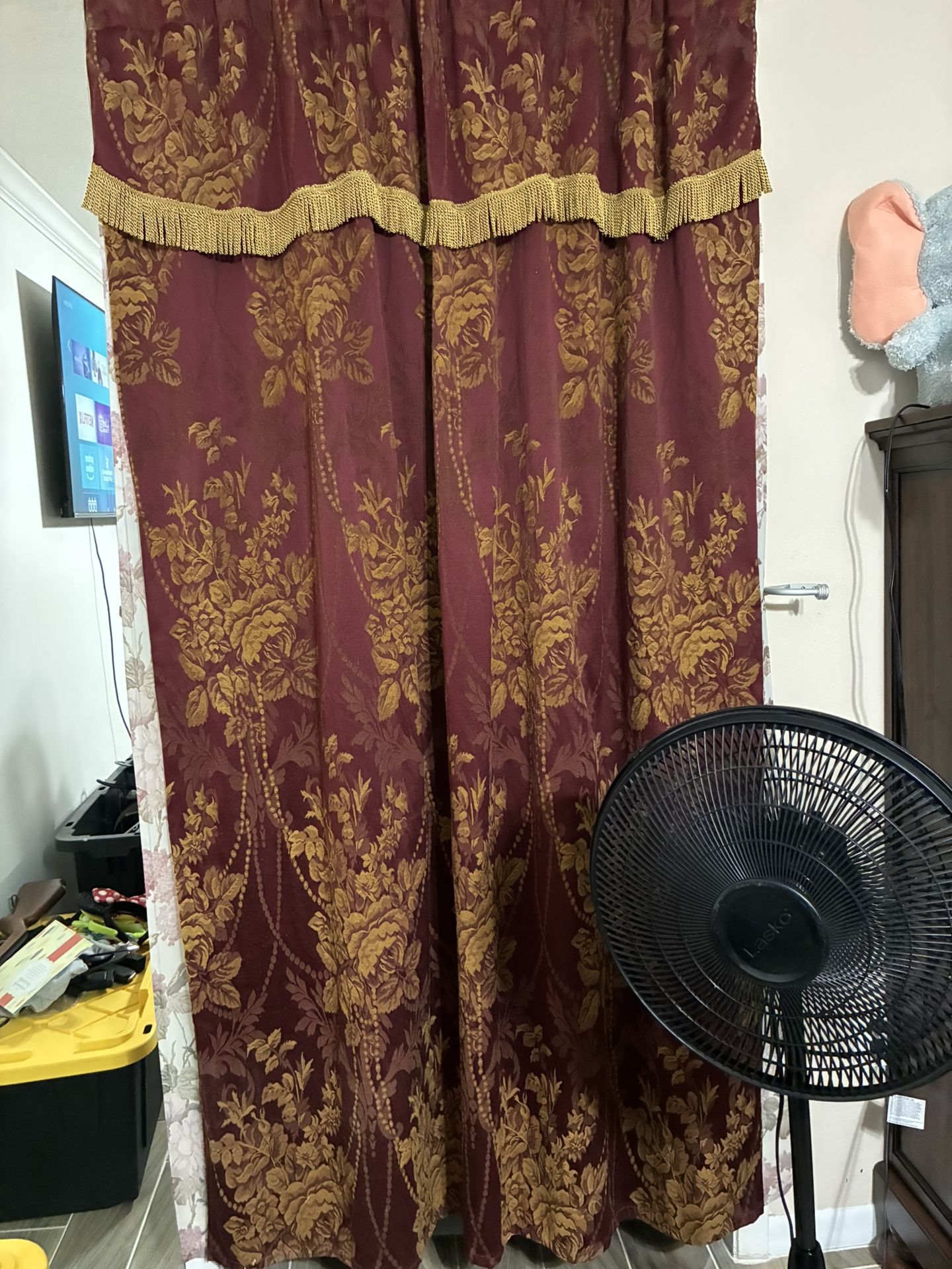 Curtain