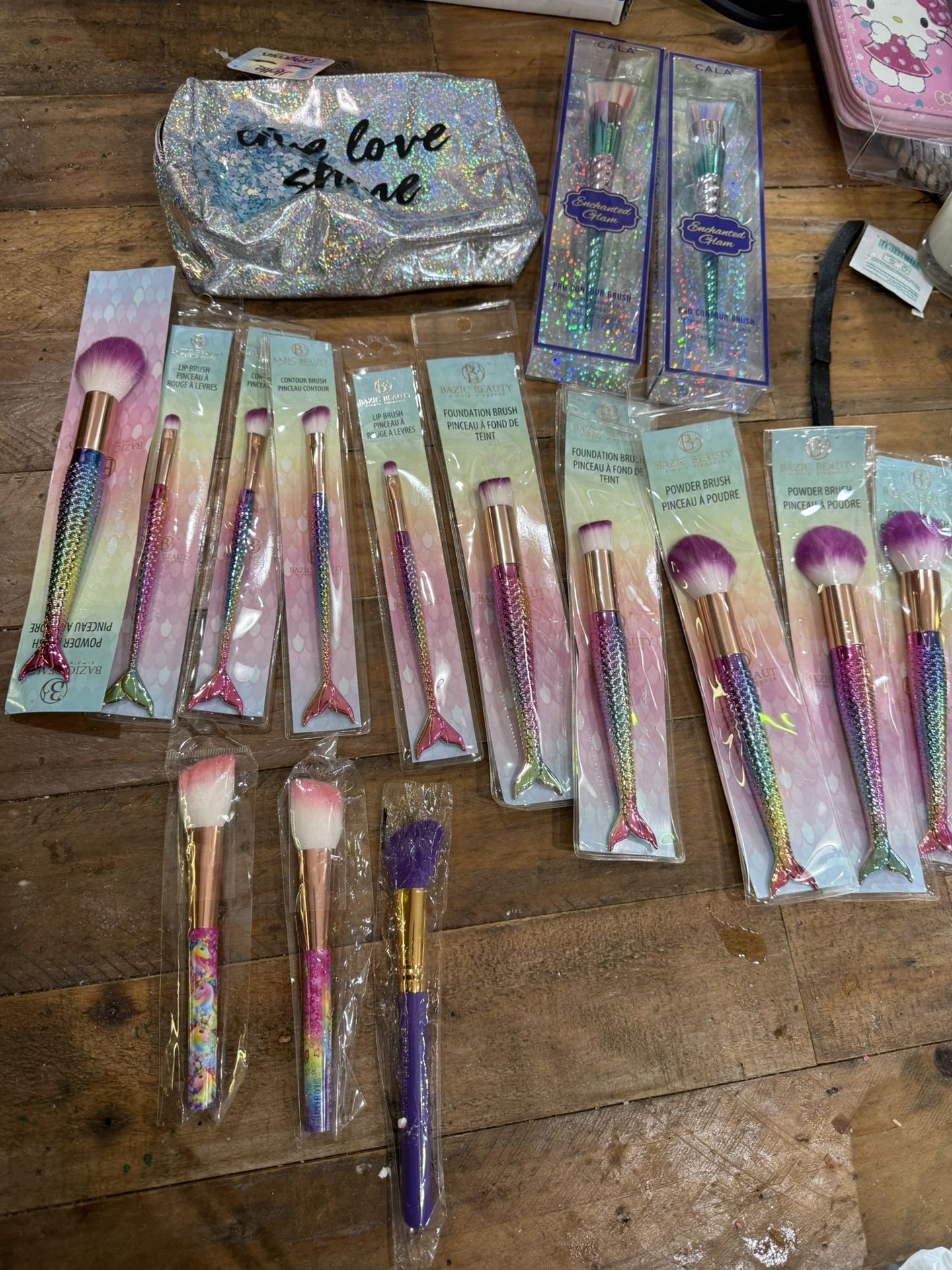 All New In Package 16 Rainbow Brushes Great Quality!!!& Pouch