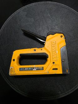 Dewalt Staple