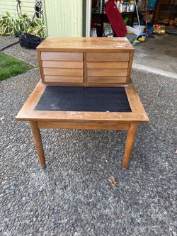 Mid Century End table w 2 Drawers