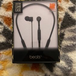 Beats × UNDEFEATED Wireless Earbuds