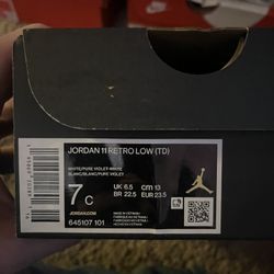 Jordan 11 Low ( Violet ) Toddler Size