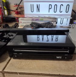 Black Nintendo Wii Console Bundle w/h Games