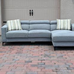 SECTIONAL COUCH GREY - GREAT CONDITION - CITY FERNITURE - DELIVERY AVAILABLE 🚚