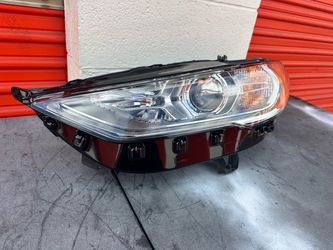 2017-  2020 FORD FUSION LEFT  SIDE HEADLIGHT XENON LED OEM