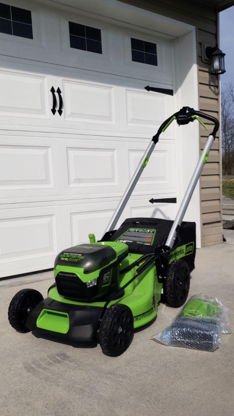 Green works Pro 60-Volt Max Lithium Ion Self-Prop 21in Cordless Lawnmower 