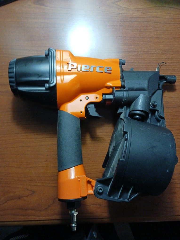 Pierce 15° Siding Nailer