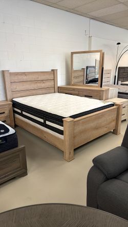 4PC Queen Poster Bedroom Set 🔥👌🏼