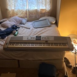 Yamaha Keyboard 