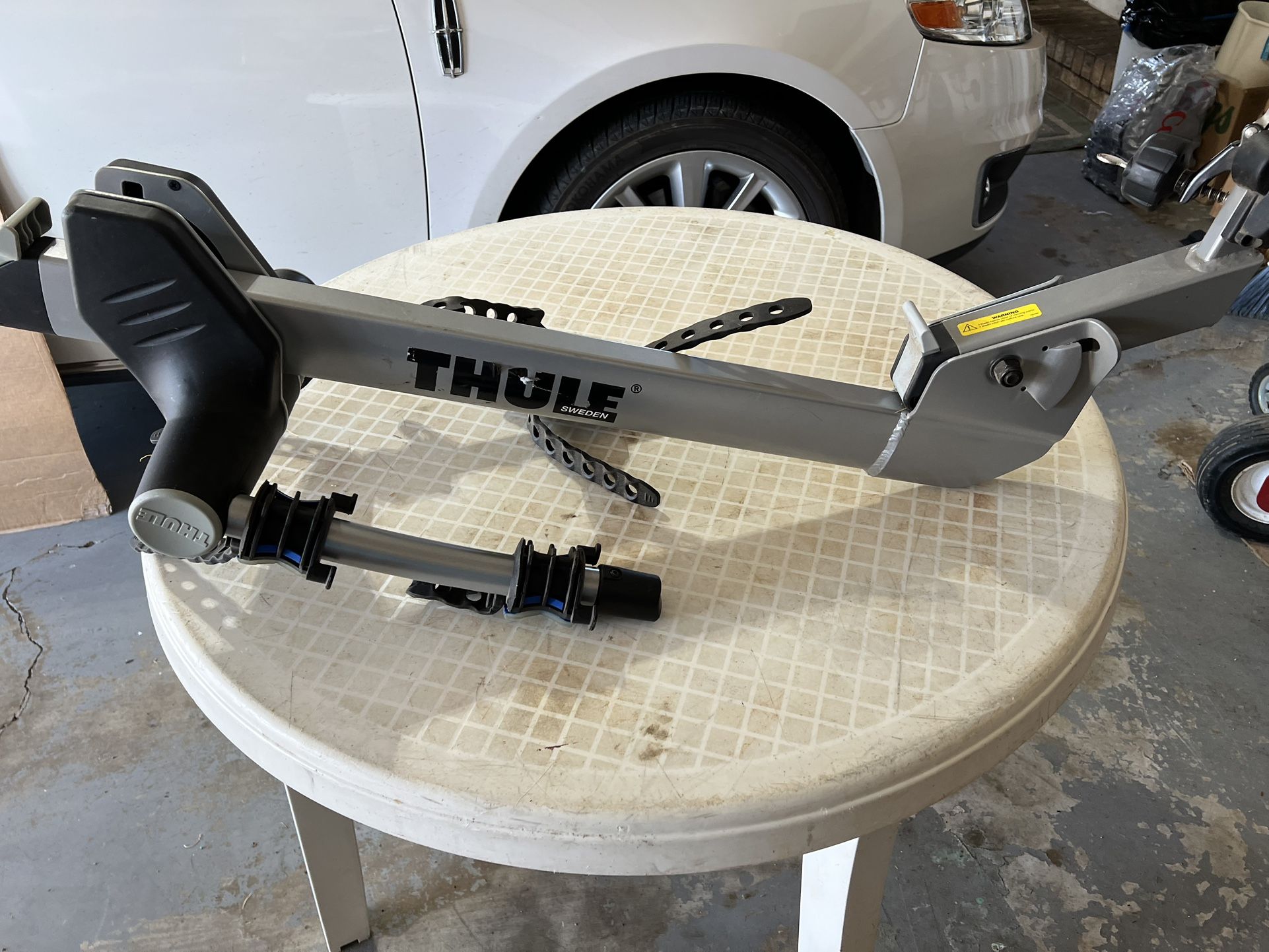 Thule Aero Car Bike Rack