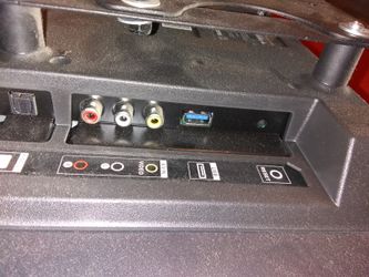 Roku TV TLC 29" with wall mount included