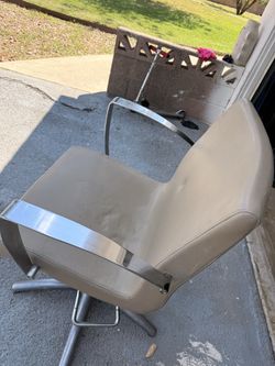 2 Salon chairs