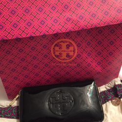 Tory wallet