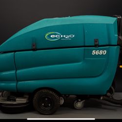 Tennant 5680 Scrubber