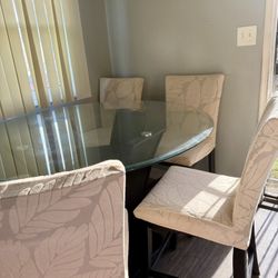 Round Table 5 Chairs